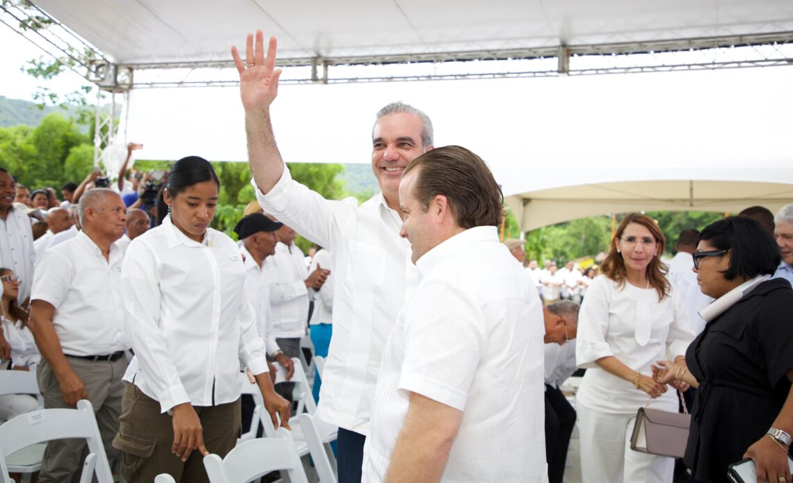 Abinader Inaugura Puente y Centro INFOTEP en Puerto Plata, Impulsando Desarrollo Regional