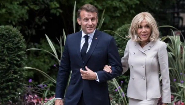 Macron y su esposa presentarán pruebas científicas para refutar acusaciones de difamación
