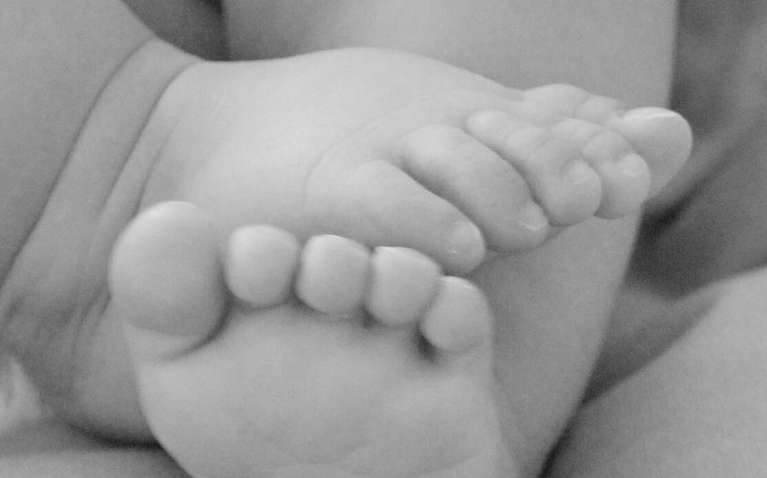 Madre Arrestada en Utah Acusada de Abuso Infantil Severo a su Bebé