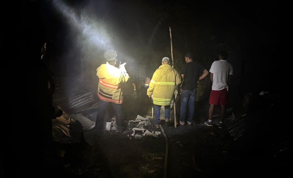 Incendio Devasta Viviendas de Tres Familias en Yamasá, Monte Plata