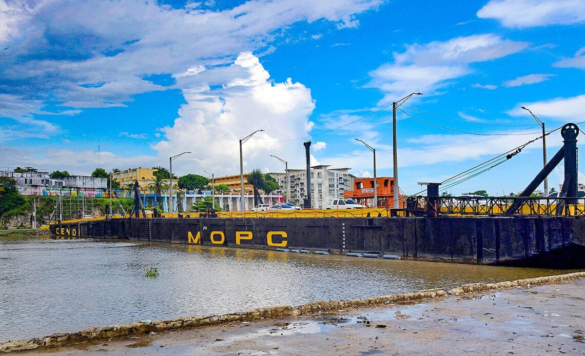 Cierre Temporal del Puente Flotante por Entrada de Embarcaciones
