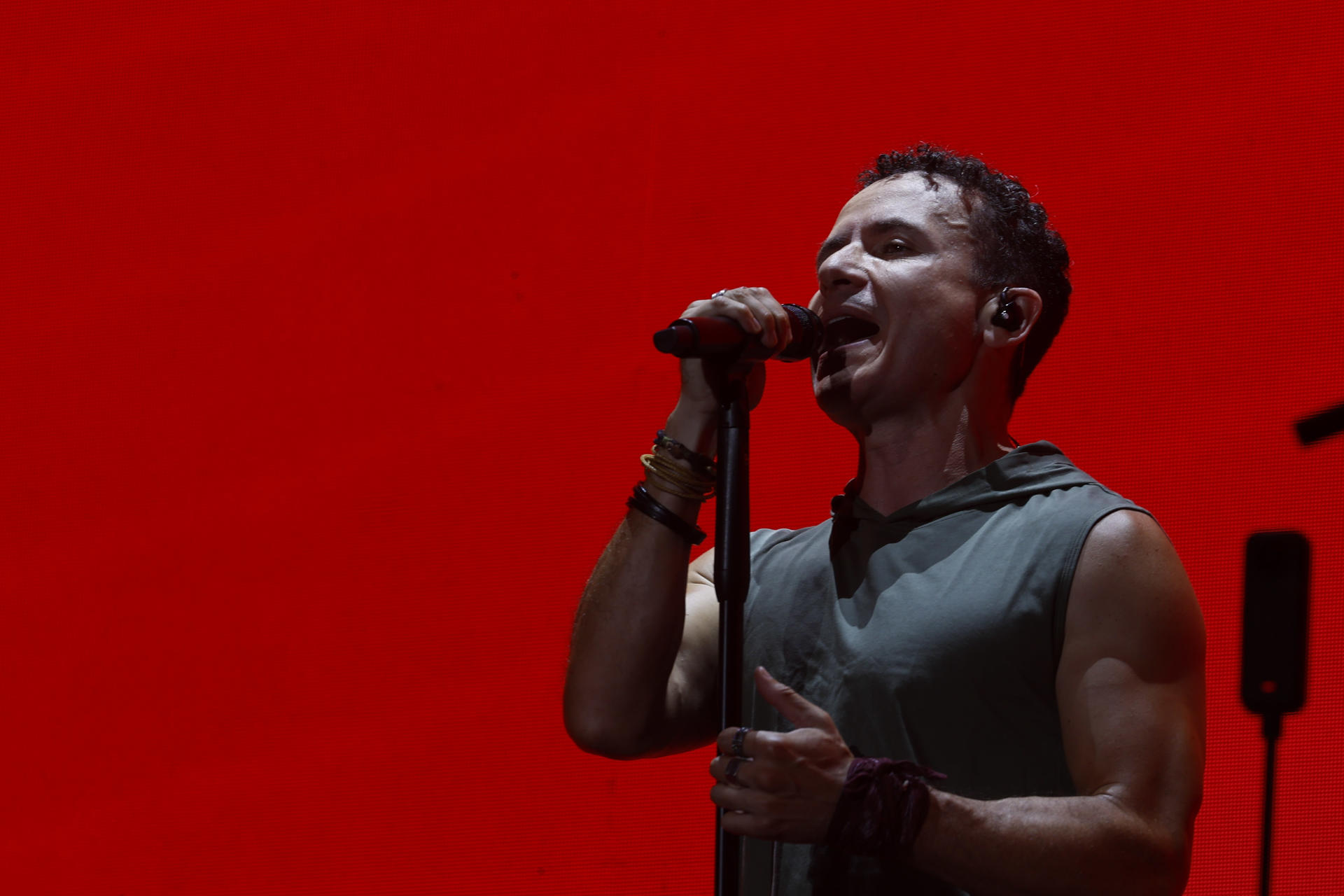 Fonseca y Rubén Blades Lanzan Videoclip de ''Nunca me Fui'' con Innovadora Inteligencia Artificial